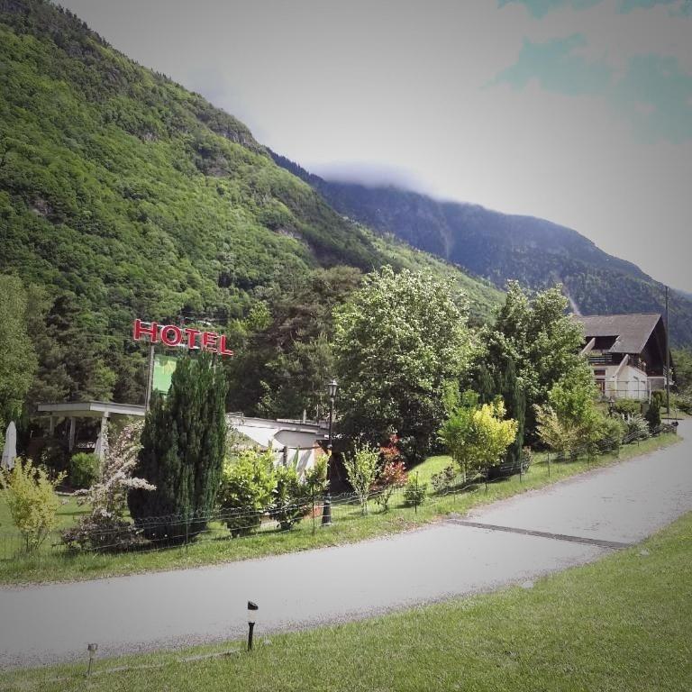 Motel - Hotel "Inter-Alp" A St-Maurice Saint-Maurice Exterior photo